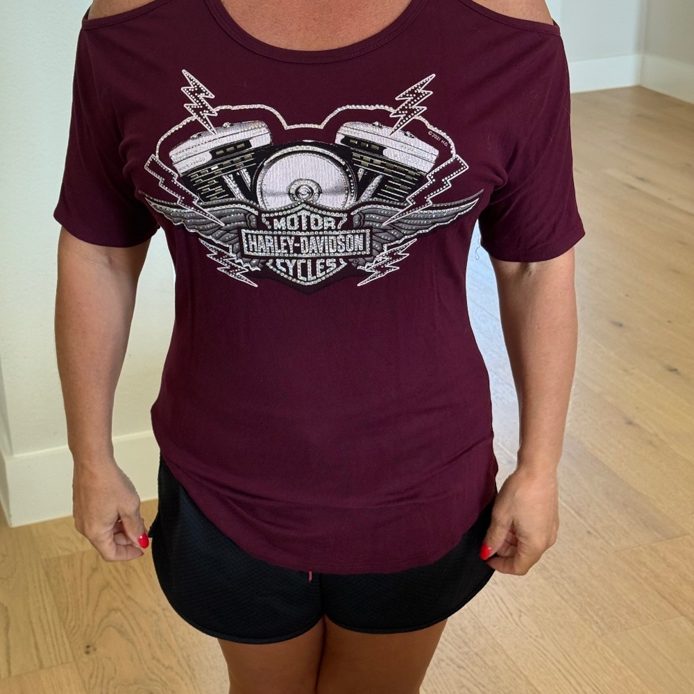 Harley Davidson Open Shoulder Maroon Bling Short Sleeve Top, Size Small